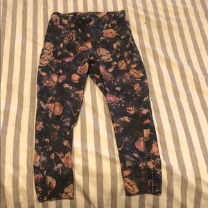lulu lemon flower print leggings crop size 4
